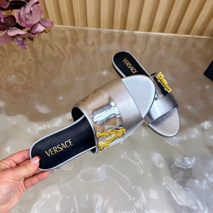 最高級ヴェルサーチェスーパーコピー VERSACE 2026年最新 特集 レディース 夏サンダル シルバー 2631298 ヴェルサーチ 靴 定価 - 画像 (2)