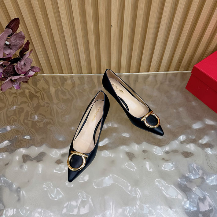 最高級フェラガモスーパーコピー FERRAGAMO 2026年春夏 新作 ガンチーニ レディース パンプス 2631350 フェラガモ 黒 パンプス - 画像 (6)