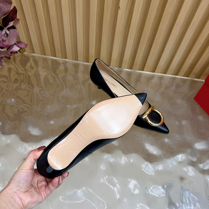 最高級フェラガモスーパーコピー FERRAGAMO 2026年春夏 新作 ガンチーニ レディース パンプス 2631350 フェラガモ 黒 パンプス - 画像 (2)