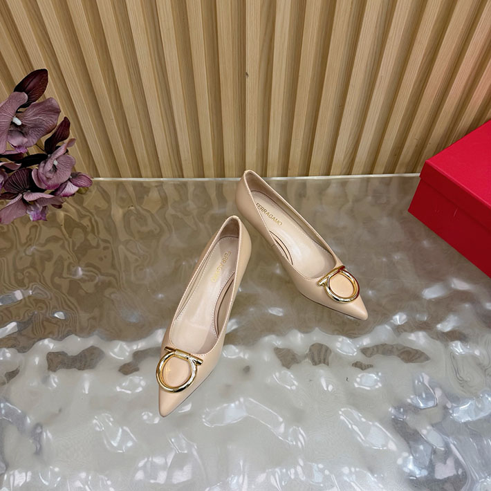 最高級フェラガモスーパーコピー FERRAGAMO 2026年春夏 新作 ガンチーニ レディース パンプス 2631352 フェラガモパンプスリボン - 画像 (6)