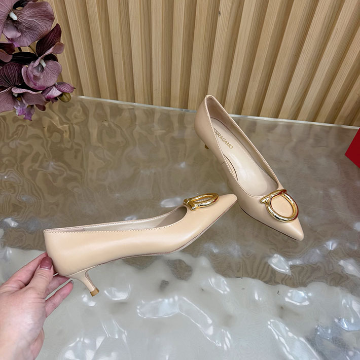 最高級フェラガモスーパーコピー FERRAGAMO 2026年春夏 新作 ガンチーニ レディース パンプス 2631352 フェラガモパンプスリボン - 画像 (4)
