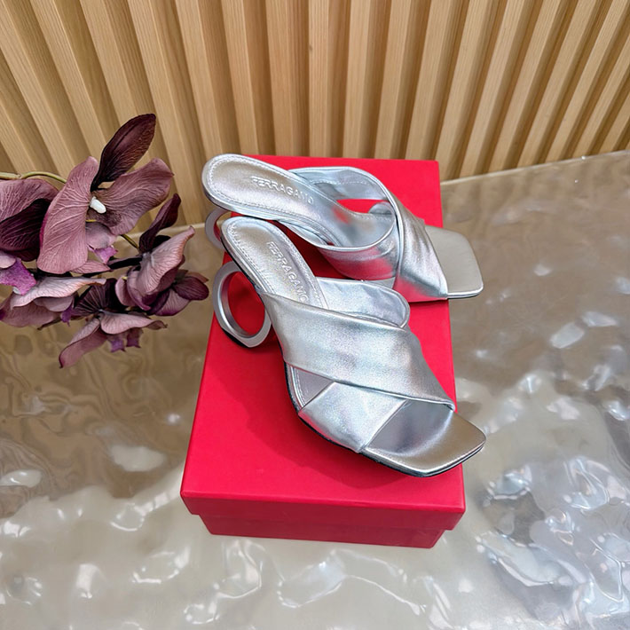 最高級フェラガモスーパーコピー FERRAGAMO 今年流行りのレディース夏サンダル 2026新作 2631356 フェラガモ サンダル 安い - 画像 (8)