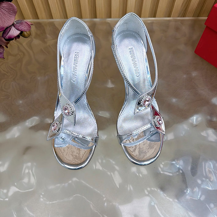 最高級フェラガモスーパーコピー FERRAGAMO 今年流行りのレディース夏サンダル 2026新作 2631359 フェラガモ 靴 セール - 画像 (6)