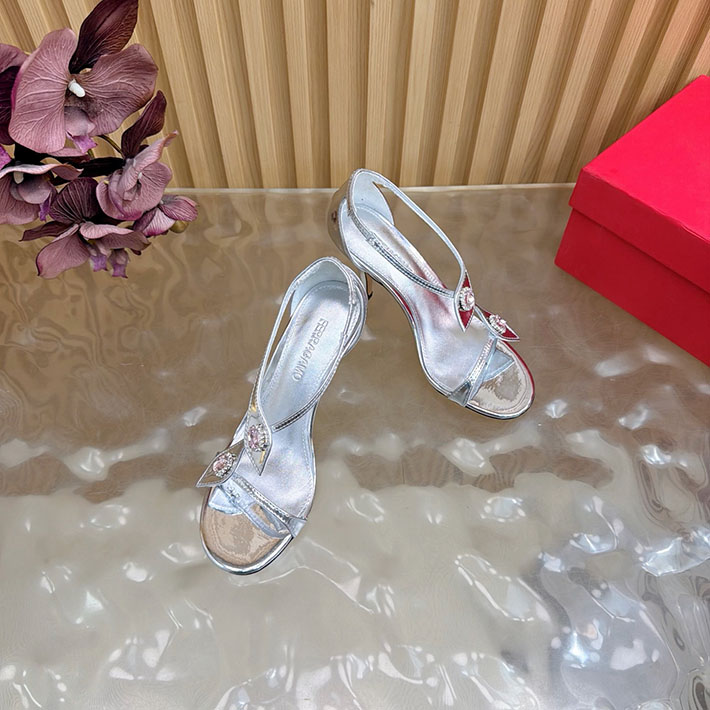 最高級フェラガモスーパーコピー FERRAGAMO 今年流行りのレディース夏サンダル 2026新作 2631359 フェラガモ 靴 セール - 画像 (5)