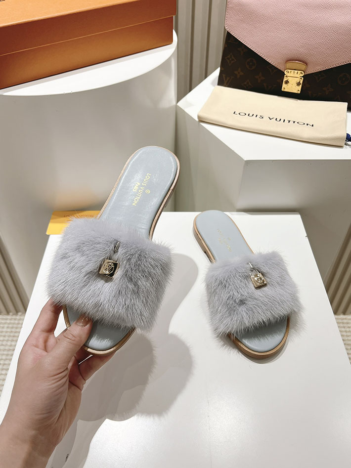 ルイヴィトン ファー サンダル LV Mule Lock It ミュール・ロックイット サンダル スカイブルー 2631378 ルイ ヴィトン サンダル もこもこ - 画像 (6)