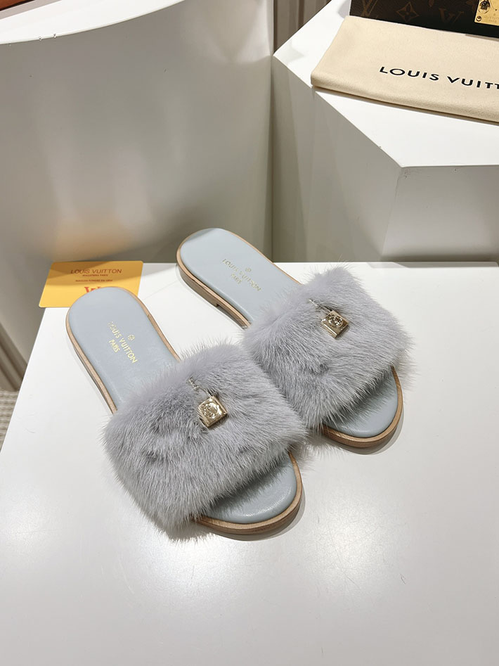ルイヴィトン ファー サンダル LV Mule Lock It ミュール・ロックイット サンダル スカイブルー 2631378 ルイ ヴィトン サンダル もこもこ - 画像 (2)