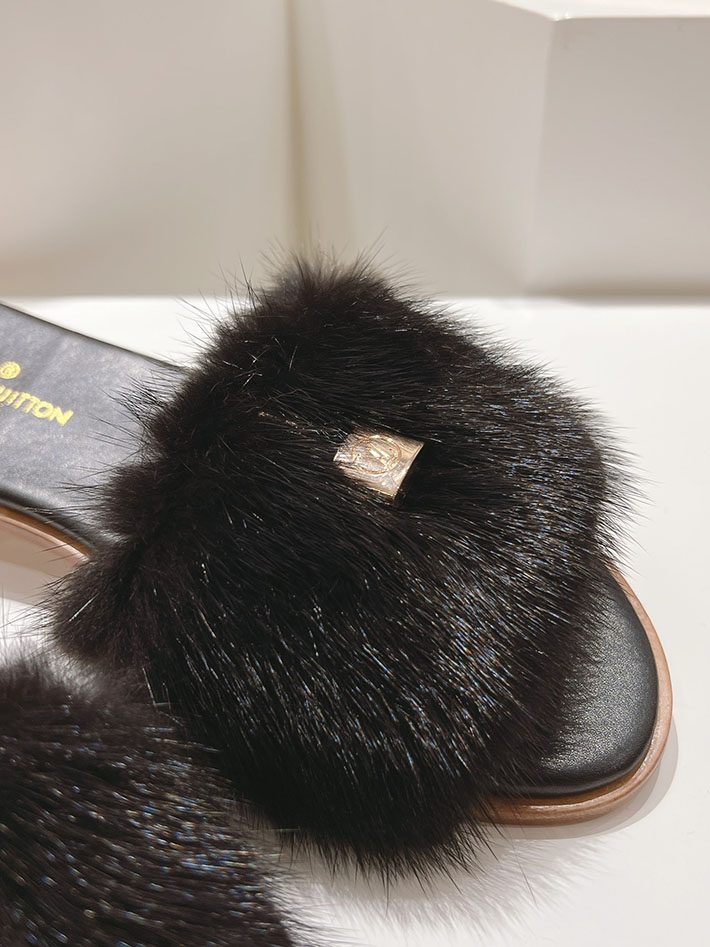 ルイヴィトン ファー サンダル LV Mule Lock It ミュール・ロックイット サンダル ブラック 2631383 ルイヴィトン 靴 安い - 画像 (4)