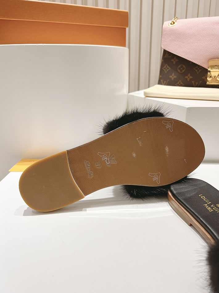 ルイヴィトン ファー サンダル LV Mule Lock It ミュール・ロックイット サンダル ブラック 2631383 ルイヴィトン 靴 安い - 画像 (3)