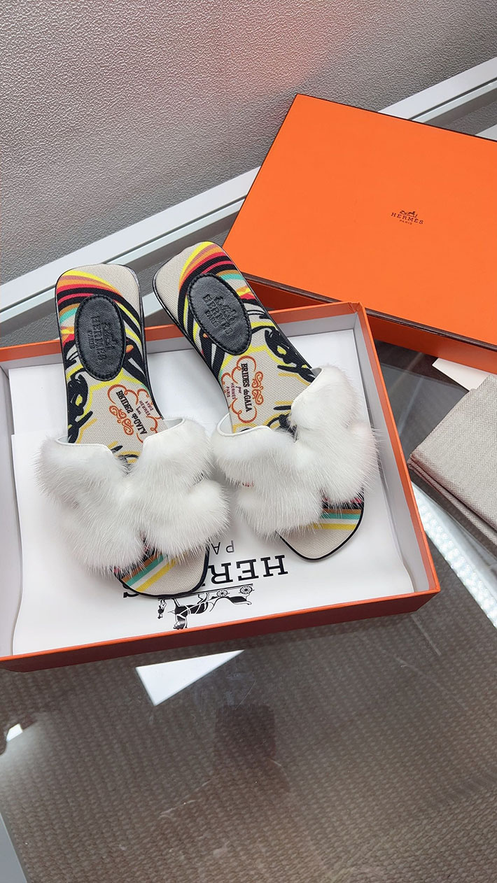 最高級エルメススーパーコピー HERMES オラン サンダル レディース 新作 ファー サンダル 2631386 エルメス サンダル オラン - 画像 (2)