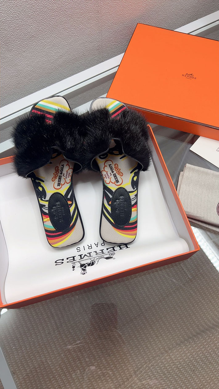 最高級エルメススーパーコピー HERMES オラン サンダル レディース 新作 ファー サンダル 2631387 エルメス サンダルもこもこ - 画像 (8)
