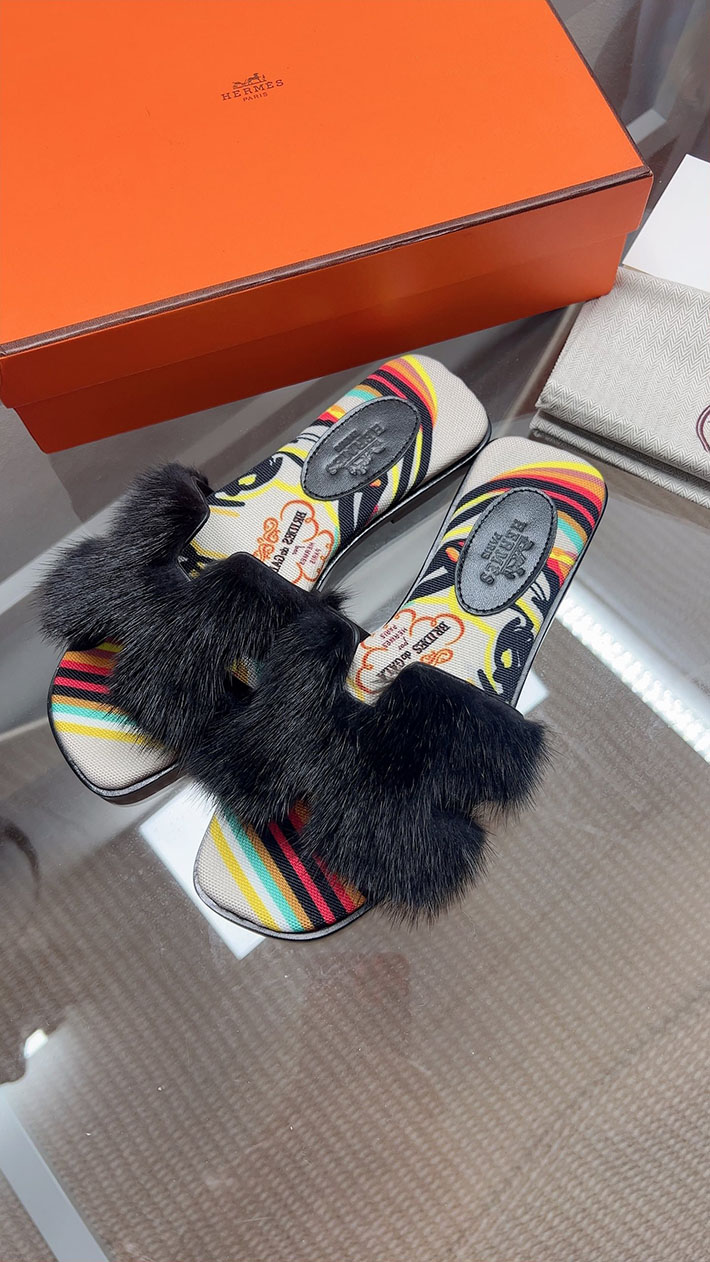 最高級エルメススーパーコピー HERMES オラン サンダル レディース 新作 ファー サンダル 2631387 エルメス サンダルもこもこ - 画像 (4)