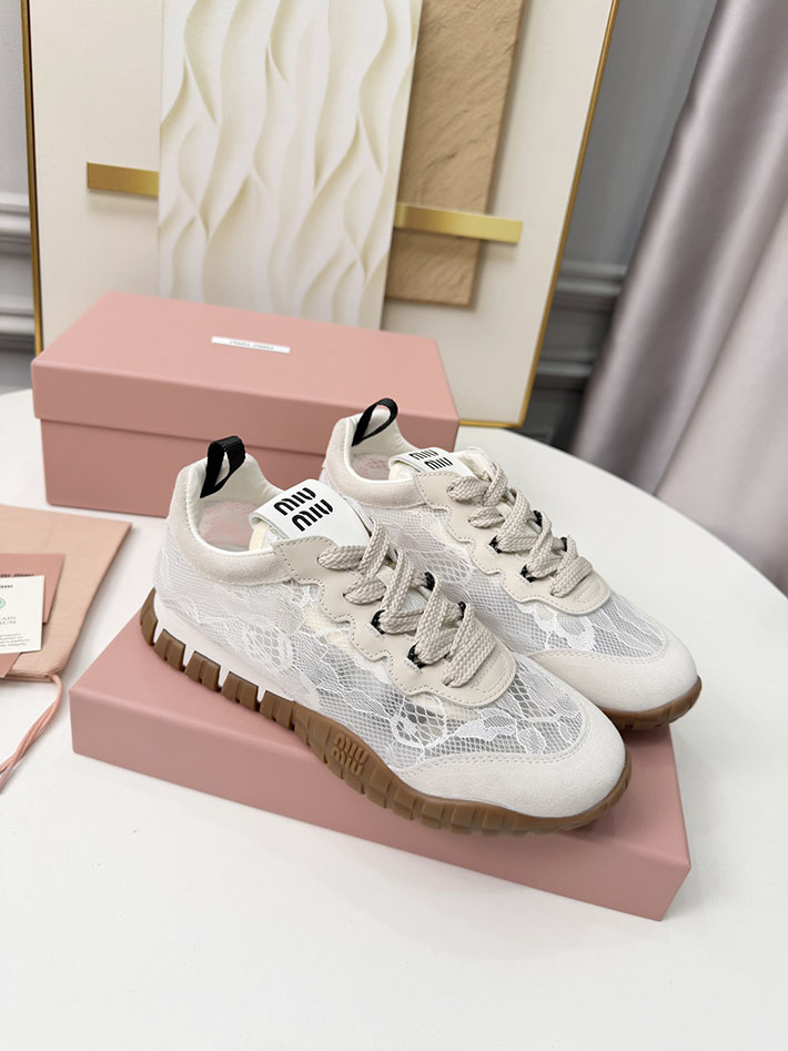 レディース ミュウミュウ MiuMiu 2026年春夏 新作 スニーカー スウェード シューズ 靴 ホワイト 2631394 ミュウミュウ 靴 アウトレット - 画像 (9)