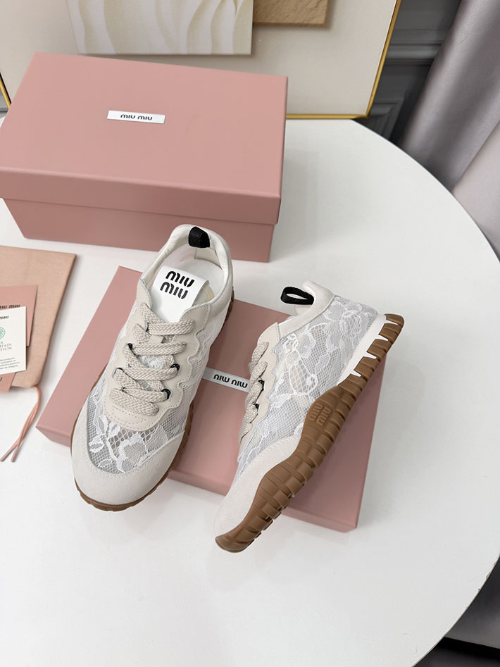 レディース ミュウミュウ MiuMiu 2026年春夏 新作 スニーカー スウェード シューズ 靴 ホワイト 2631394 ミュウミュウ 靴 アウトレット - 画像 (7)