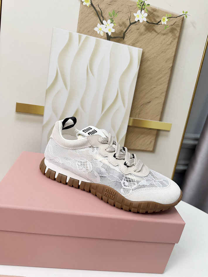 レディース ミュウミュウ MiuMiu 2026年春夏 新作 スニーカー スウェード シューズ 靴 ホワイト 2631394 ミュウミュウ 靴 アウトレット - 画像 (6)