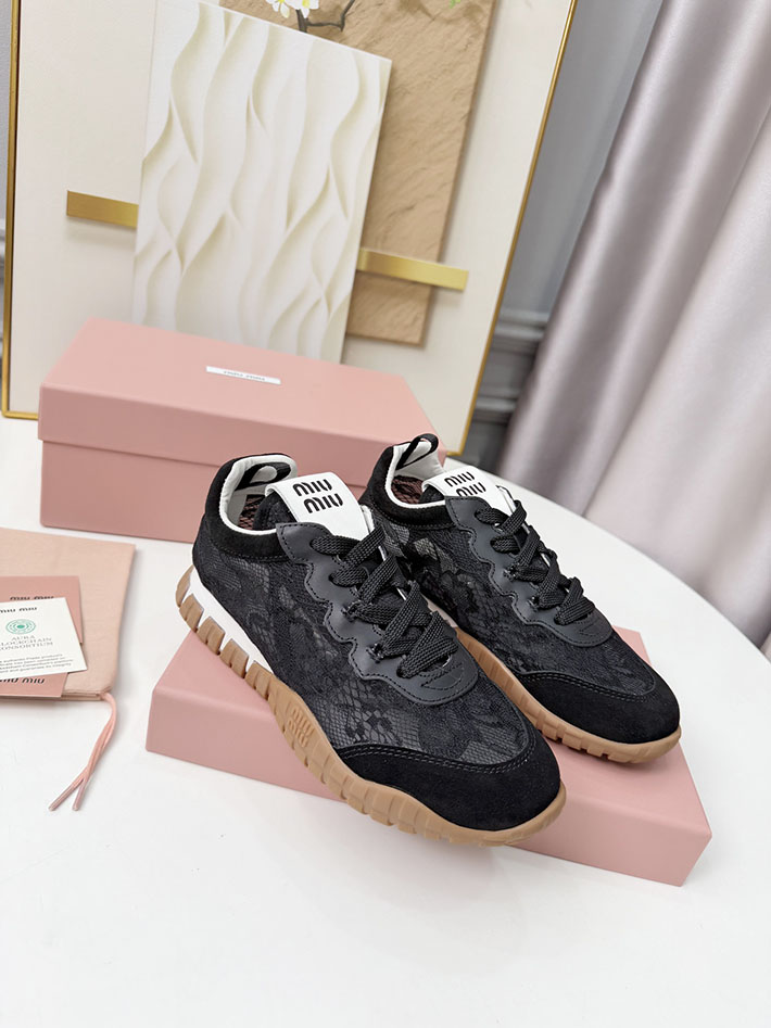 レディース ミュウミュウ MiuMiu 2026年春夏 新作 スニーカー スウェード シューズ 靴 ブラック 2631395 MIUMIU 靴 レディース - 画像 (9)