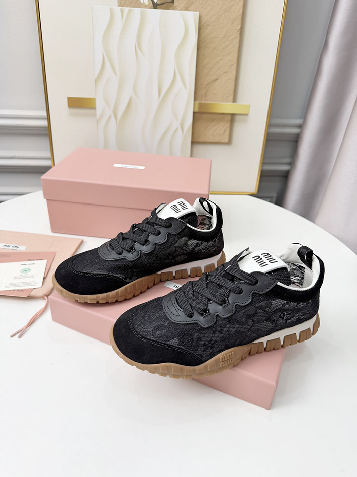 レディース ミュウミュウ MiuMiu 2026年春夏 新作 スニーカー スウェード シューズ 靴 ブラック 2631395 MIUMIU 靴 レディース - 画像 (8)