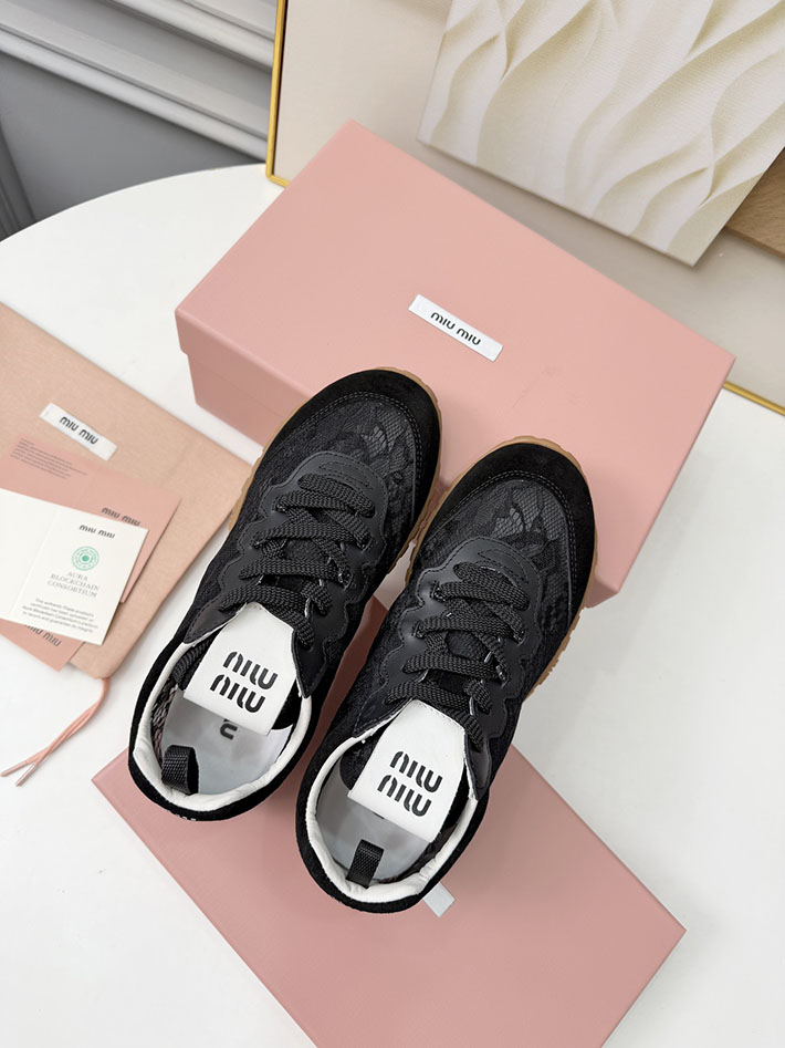 レディース ミュウミュウ MiuMiu 2026年春夏 新作 スニーカー スウェード シューズ 靴 ブラック 2631395 MIUMIU 靴 レディース - 画像 (5)