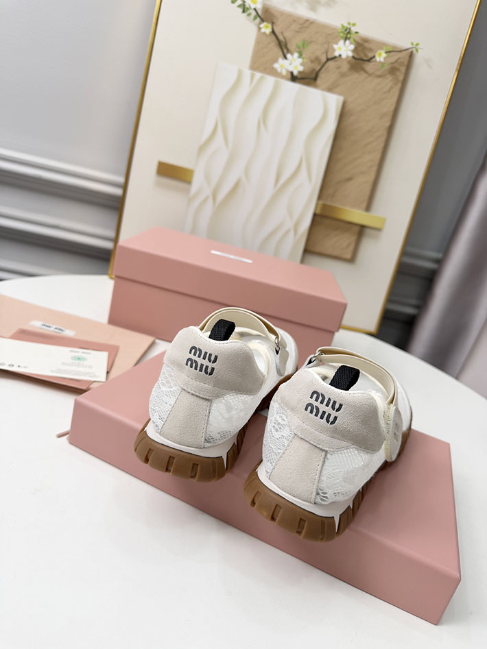 レディース ミュウミュウ MiuMiu 2026年春夏 新作 Tyre フラットシューズ 靴 バレリーナ ホワイト 2631396 MIUMIU 靴 新作 - 画像 (5)