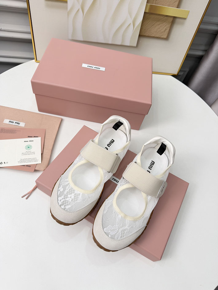 レディース ミュウミュウ MiuMiu 2026年春夏 新作 Tyre フラットシューズ 靴 バレリーナ ホワイト 2631396 MIUMIU 靴 新作 - 画像 (3)
