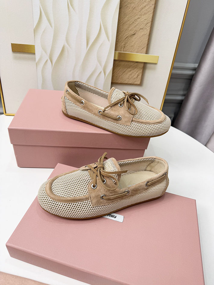 MIUMIU 靴 アウトレット