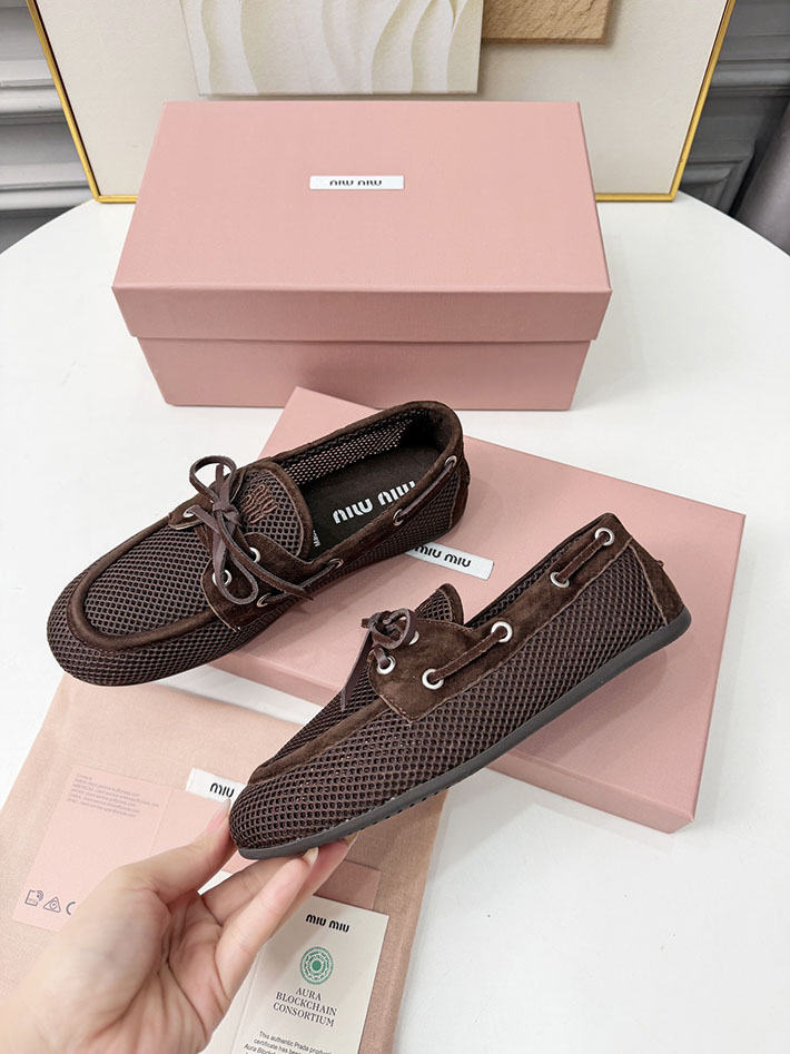 レディース ミュウミュウ MiuMiu 2026年 新作 メッシュxスエード デッキシューズ 靴 茶色 2631399 ミュウミュウ アウトレット店舗 - 画像 (5)