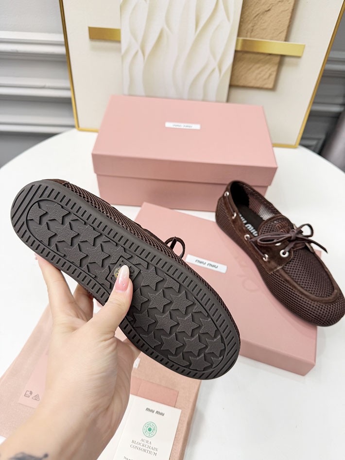 レディース ミュウミュウ MiuMiu 2026年 新作 メッシュxスエード デッキシューズ 靴 茶色 2631399 ミュウミュウ アウトレット店舗 - 画像 (4)