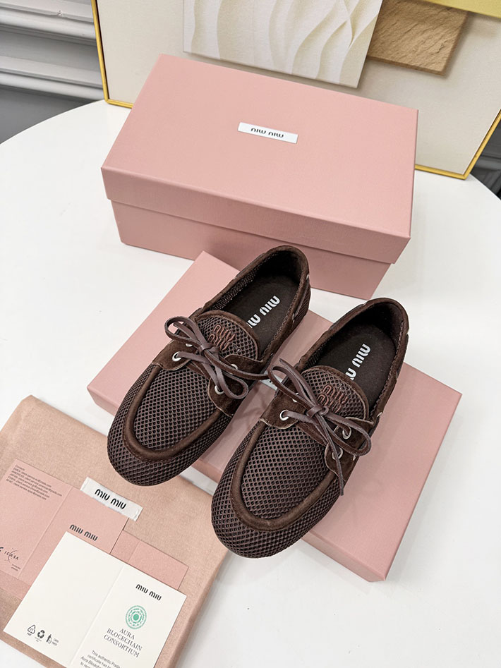 レディース ミュウミュウ MiuMiu 2026年 新作 メッシュxスエード デッキシューズ 靴 茶色 2631399 ミュウミュウ アウトレット店舗 - 画像 (3)