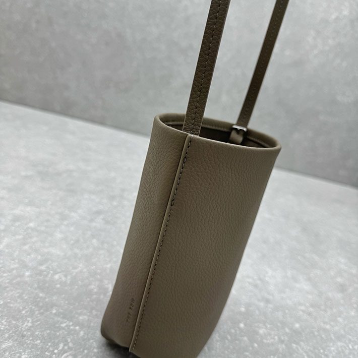 最高級ザロウスーパーコピー THE ROW N/S Park レザー製クロスボディバッグ スモークド・トープ W1863L129SMKTA THE ROW バッグ バケツ - 画像 (6)