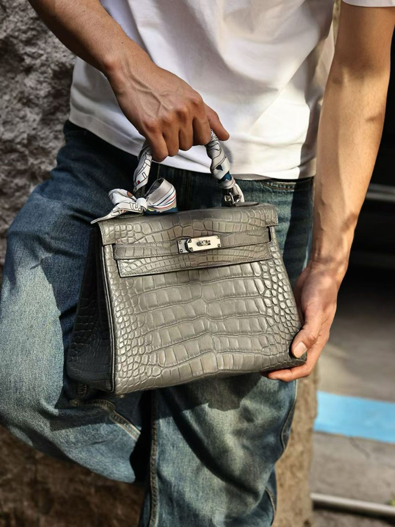 エルメス ケリー28の通販 HERMES ケリー28 内縫い グラファイト クロコダイル シルバー金具 2631447 ケリー28 クロコ 定価 - 画像 (5)