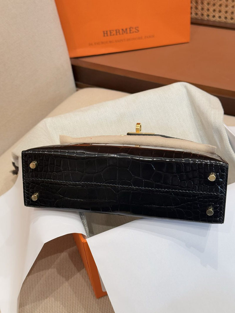 エルメス ケリー ミニの通販 HERMES ケリーミニ2 外縫い 黒 ブラック クロコダイル ゴールド金具 2631453 ケリーミニ 2 定価 - 画像 (6)