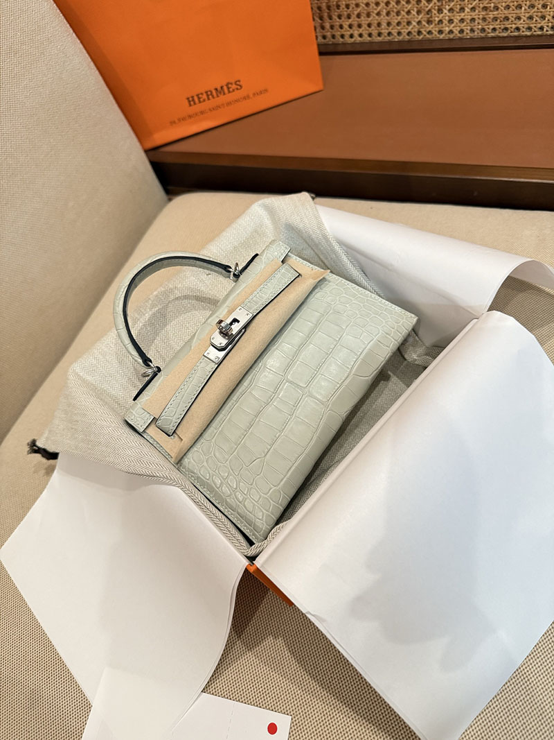 エルメス ケリー ミニの通販 HERMES ケリーミニ2 外縫い グリシマン クロコダイル シルバー金具 2631455 HERMES ケリー 定価 - 画像 (7)