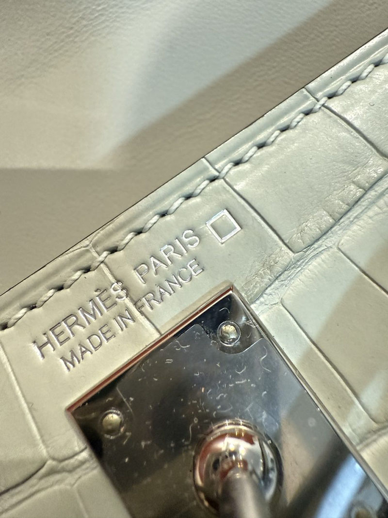 エルメス ケリー ミニの通販 HERMES ケリーミニ2 外縫い グリシマン クロコダイル シルバー金具 2631455 HERMES ケリー 定価 - 画像 (4)