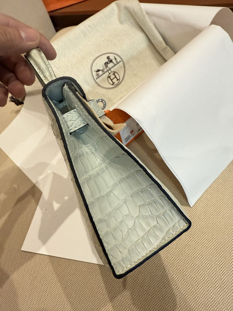エルメス ケリー ミニの通販 HERMES ケリーミニ2 外縫い グリシマン クロコダイル シルバー金具 2631455 HERMES ケリー 定価 - 画像 (15)