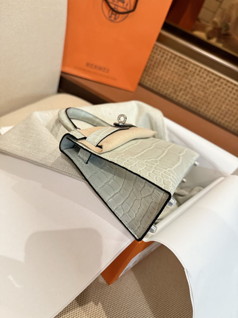 エルメス ケリー ミニの通販 HERMES ケリーミニ2 外縫い グリシマン クロコダイル シルバー金具 2631455 HERMES ケリー 定価 - 画像 (13)