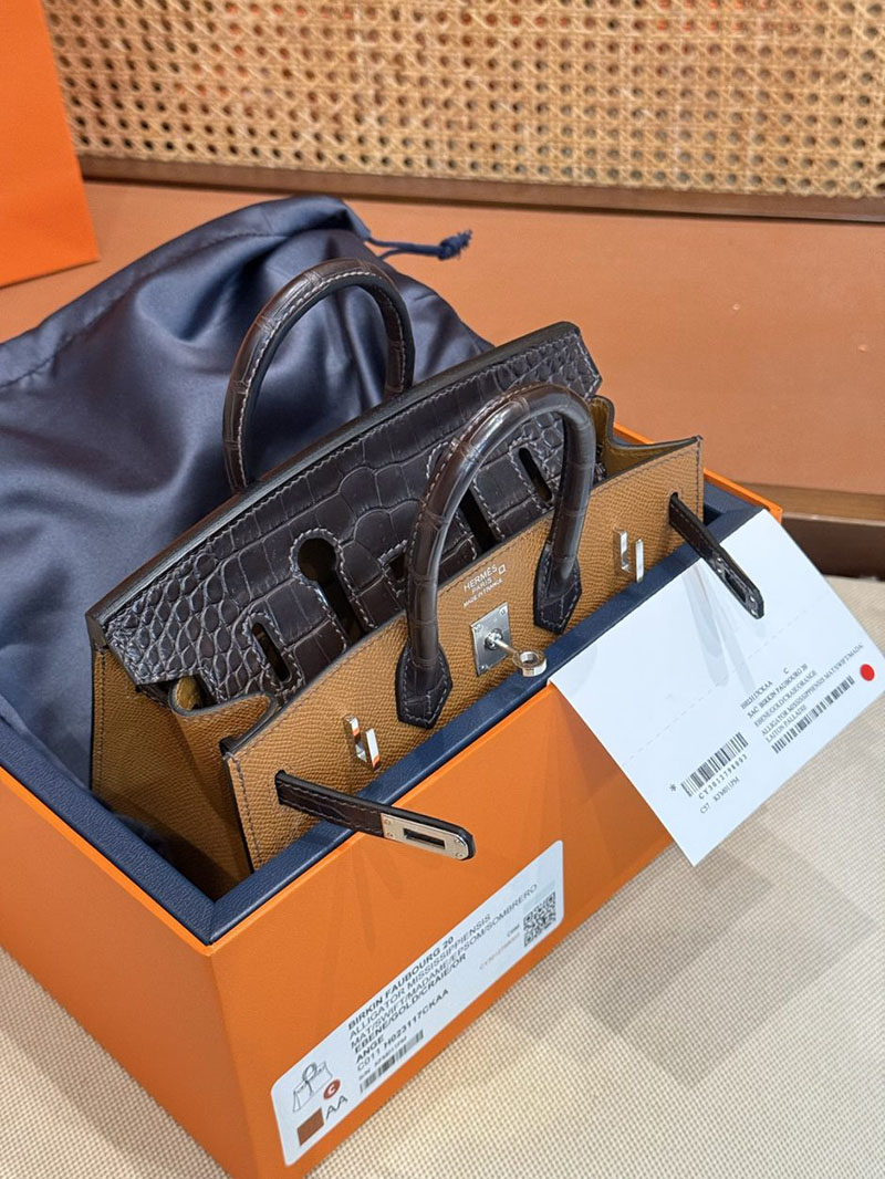 エルメス バーキン 20の通販 HERMESバーキン 20 セリエ フォーブル 昼 ゴールド×エベンヌ ヴォー・マダムクロコダイル 2631463 バーキンフォーブル 定価 - 画像 (4)