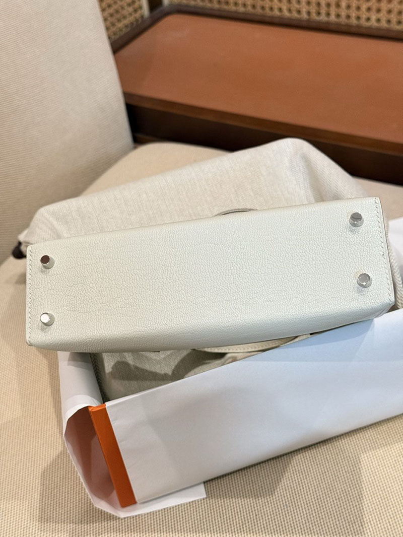 エルメス ケリーミニ2の通販 HERMES ケリーミニ2 外縫い クレ シェブルミゾル シルバー金具 2631474 エルメス ミニケリー 定価 - 画像 (16)