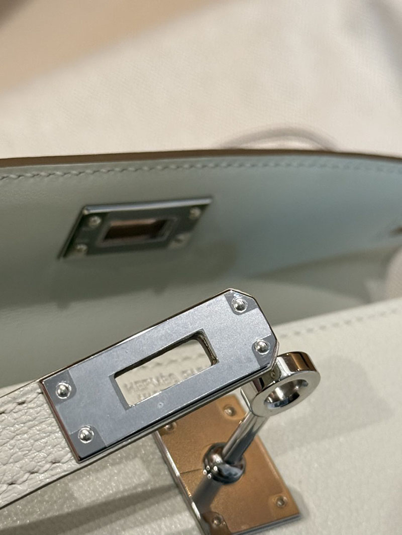 エルメス ケリーミニ2の通販 HERMES ケリーミニ2 外縫い クレ シェブルミゾル シルバー金具 2631474 エルメス ミニケリー 定価 - 画像 (14)