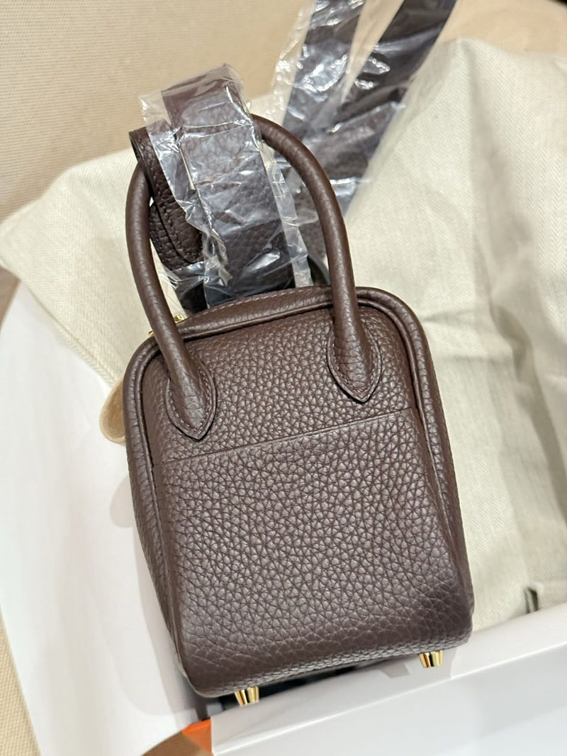 エルメス リンディミニの通販 HERMES ミニリンディ エベンヌ トリヨンクレマンス ゴールド金具 2631476 エルメス リンディ ミニ 定価 - 画像 (3)
