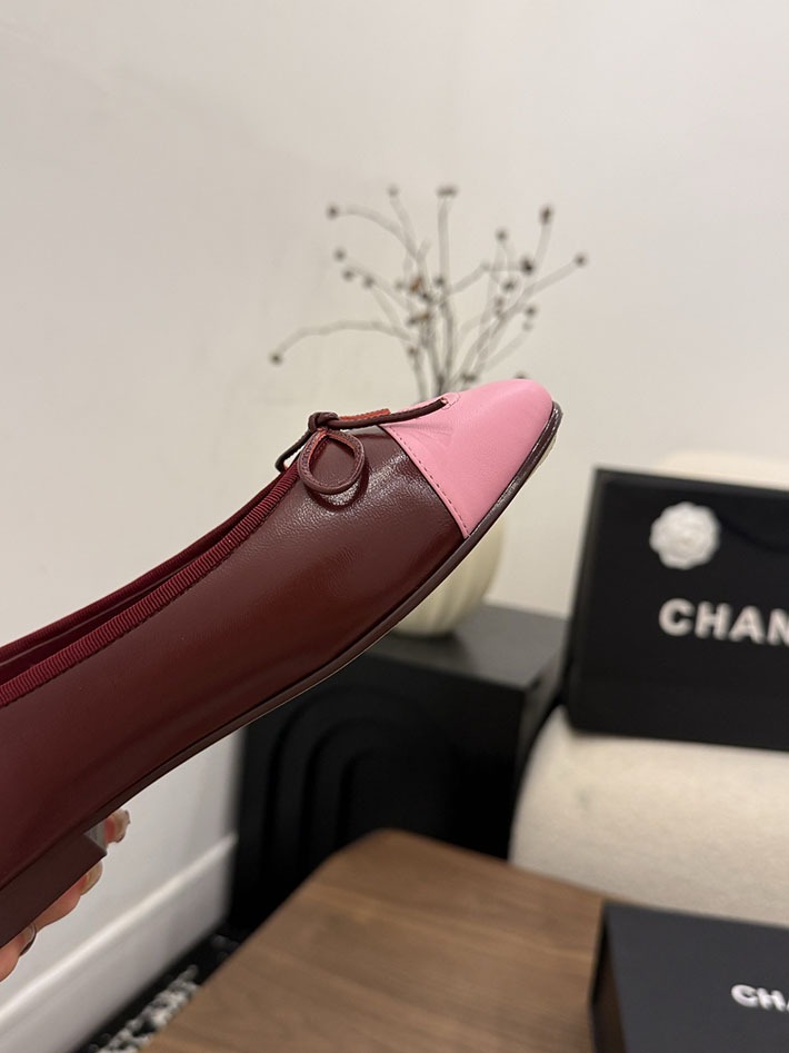最高級シャネルスーパーコピー CHANEL 2026年春夏 新作 バレリーナ バーガンディー & ピンク G02819-X01000-U9349 シャネル バレエシューズ ピンク - 画像 (6)