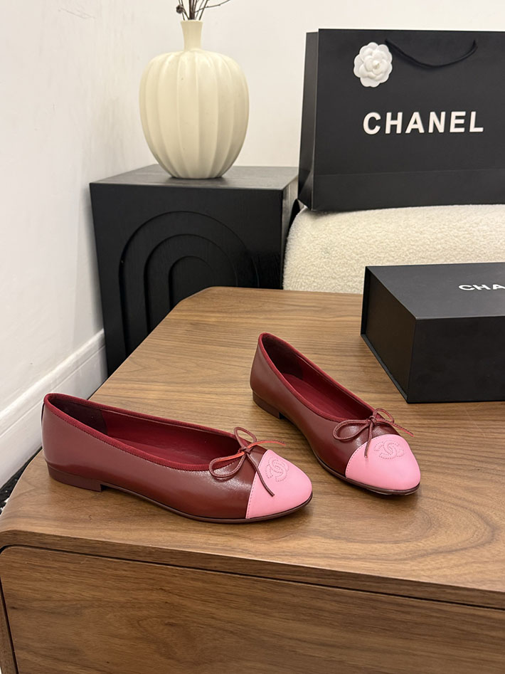 最高級シャネルスーパーコピー CHANEL 2026年春夏 新作 バレリーナ バーガンディー & ピンク G02819-X01000-U9349 シャネル バレエシューズ ピンク - 画像 (4)