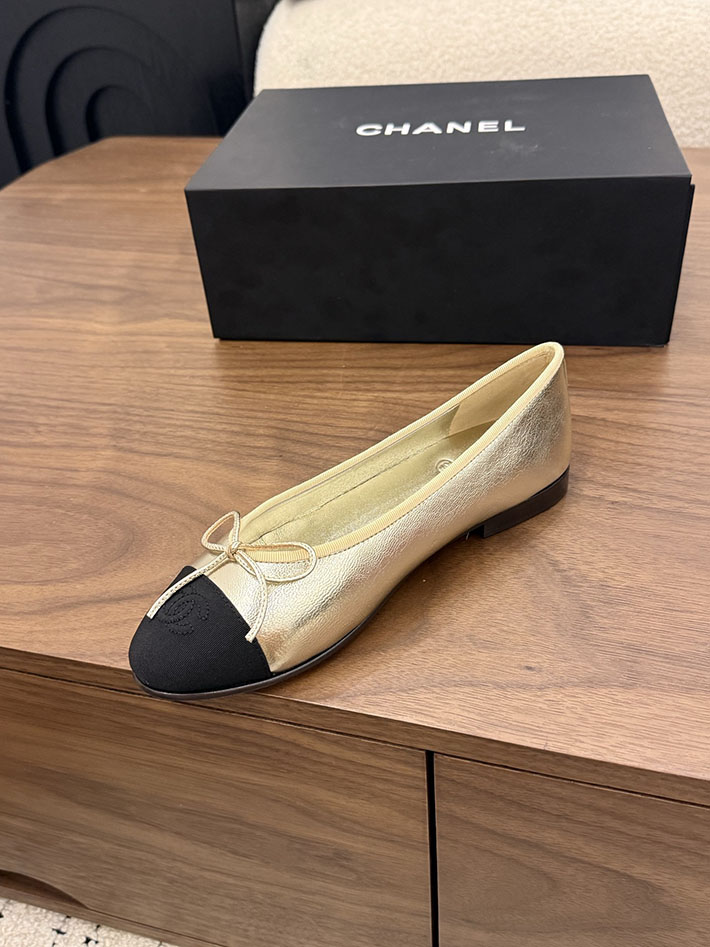 最高級シャネルスーパーコピー CHANEL 2026年春夏 新作 バレリーナ ライトゴールド & ブラック G02819-B22774-U5409 シャネル バレエシューズ 人気 - 画像 (8)