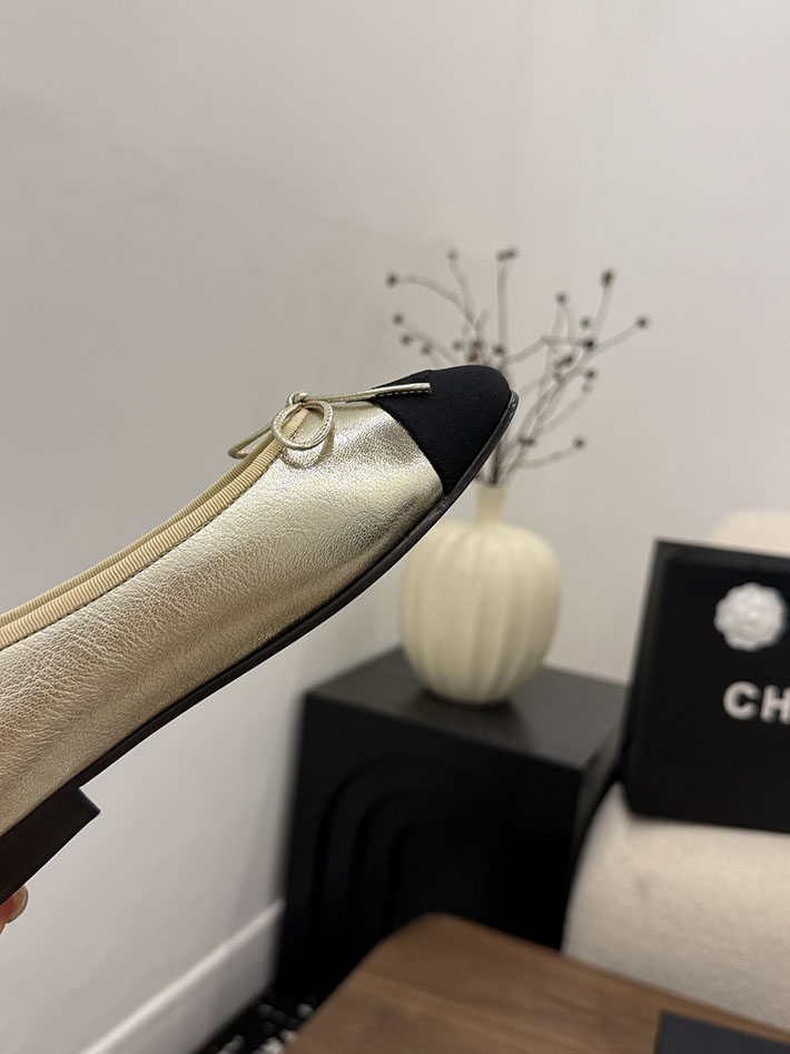 最高級シャネルスーパーコピー CHANEL 2026年春夏 新作 バレリーナ ライトゴールド & ブラック G02819-B22774-U5409 シャネル バレエシューズ 人気 - 画像 (6)