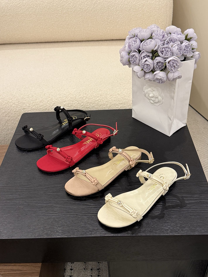 シャネル風サンダル