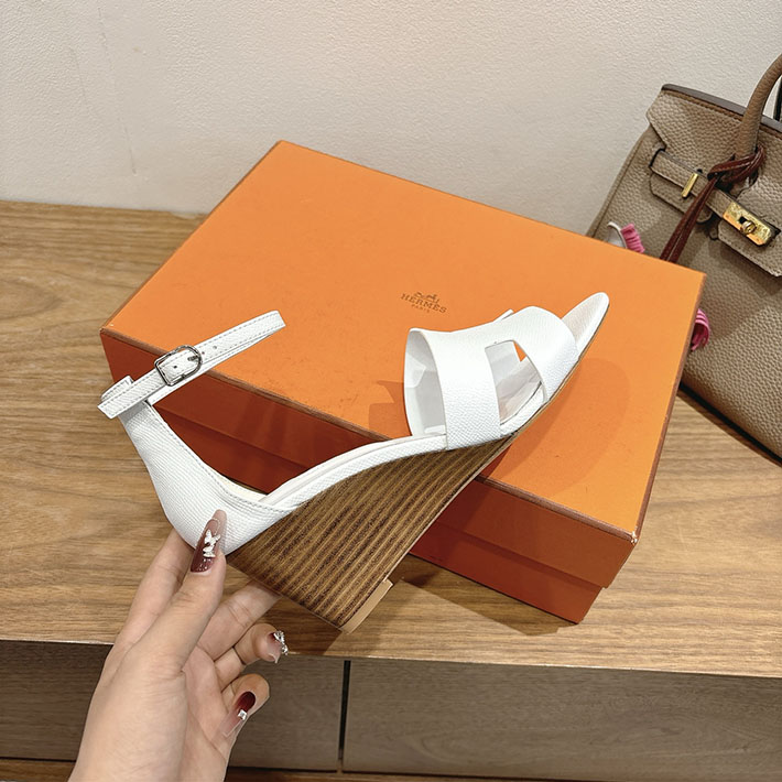 最高級エルメススーパーコピー HERMES Santorini レジェンド サンダル 新作 3色から選べます 2631543 エルメス 靴 サンダル - 画像 (2)