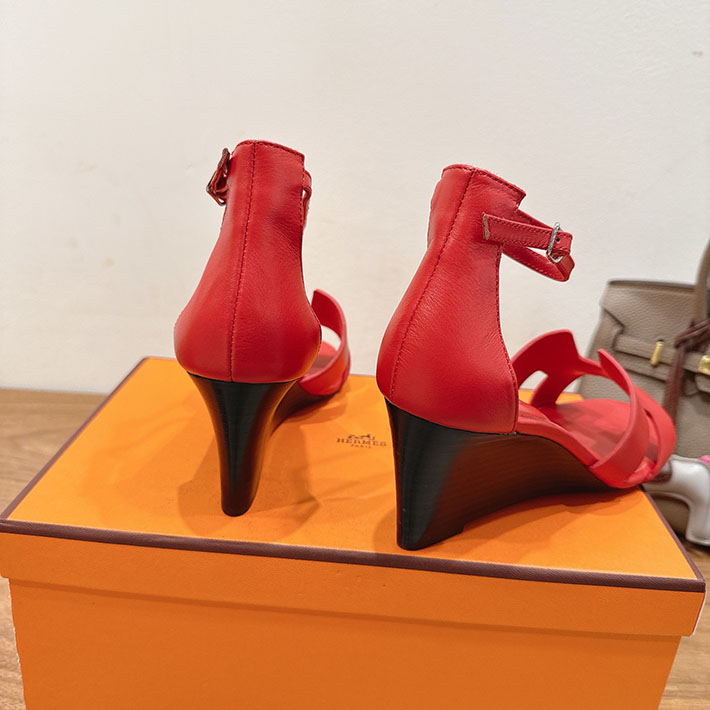 最高級エルメススーパーコピー HERMES Santorini レジェンド サンダル 新作 11色から選べます 2631545 エルメス サンダル オラン - 画像 (4)