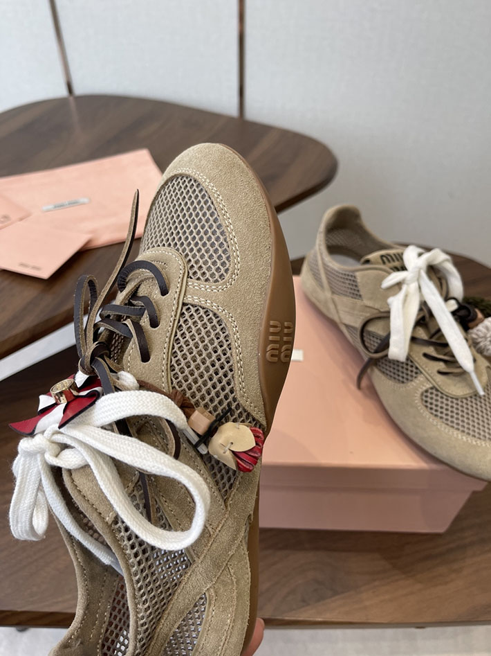 レディース ミュウミュウ MiuMiu ジムナジウムメッシュxスエードスニーカー デザートベージュ 5E589E_3KU1_F0F24 MIUMIU 靴 レディース - 画像 (4)
