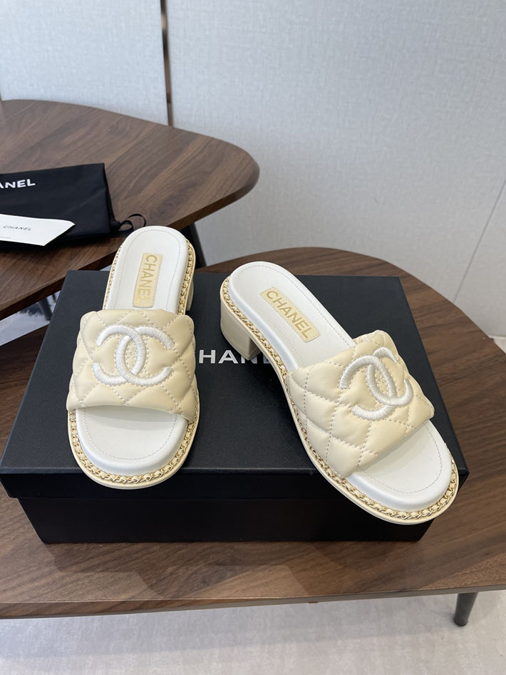 最高級シャネルスーパーコピー CHANEL 2026年春夏 新作 サンダル 刺繍ココマーク チェーン ベージュ 2630563 シャネル サンダル 公式 - 画像 (7)