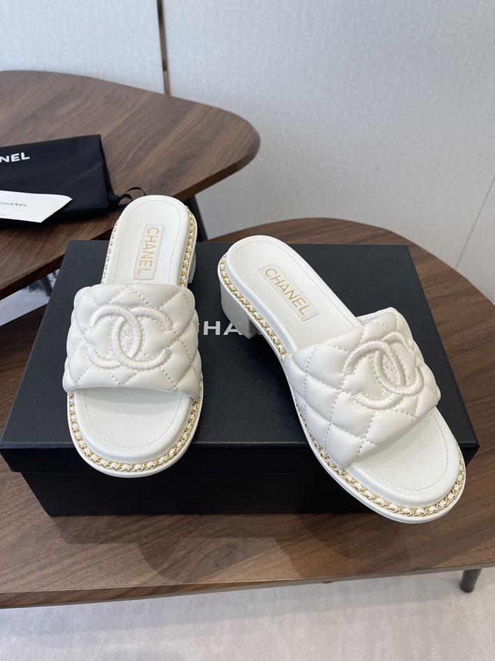 最高級シャネルスーパーコピー CHANEL 2026年春夏 新作 サンダル 刺繍ココマーク チェーン ホワイト 2630564 シャネル サンダル 定価 - 画像 (7)