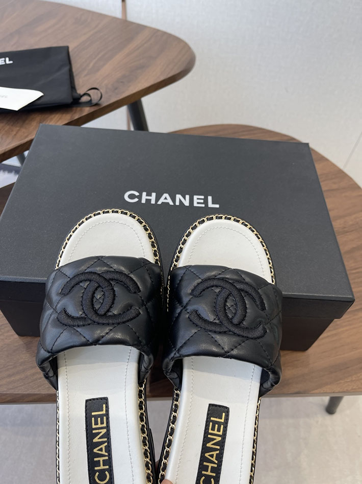 最高級シャネルスーパーコピー CHANEL 2026年春夏 新作 サンダル 刺繍ココマーク チェーン ブラック 2630565 レディース シャネル サンダル - 画像 (5)