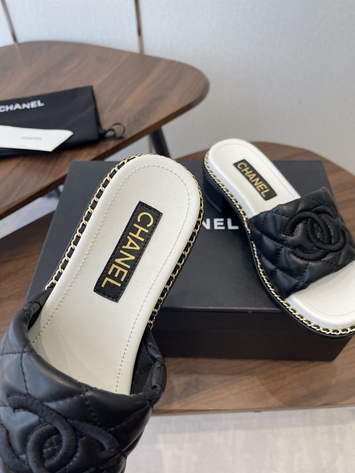 最高級シャネルスーパーコピー CHANEL 2026年春夏 新作 サンダル 刺繍ココマーク チェーン ブラック 2630565 レディース シャネル サンダル - 画像 (4)